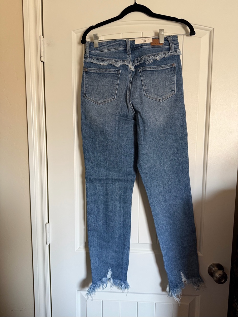 Judy Blue Size 1/25 High Rise Slim Fit Distressed Raw Hem Jeans NWT - Picture 2 of 15